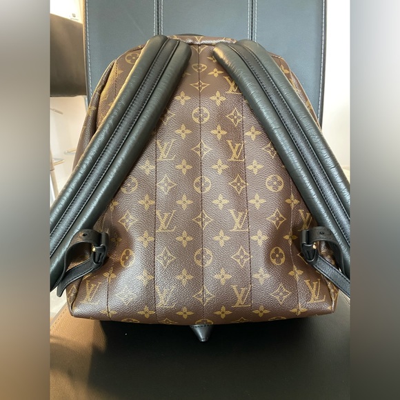 Louis Vuitton men’s backpack. - Picture 3 of 4